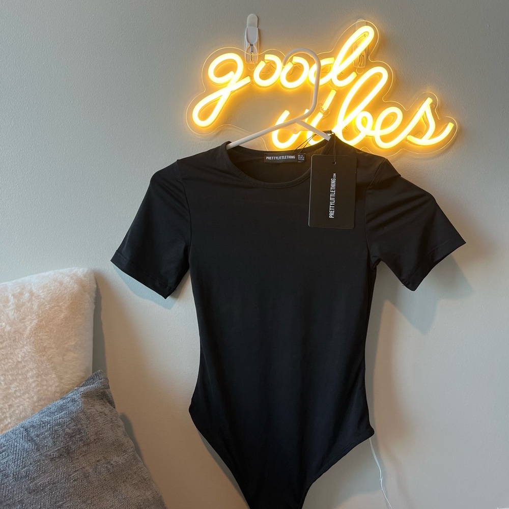 Prettly little things body suit